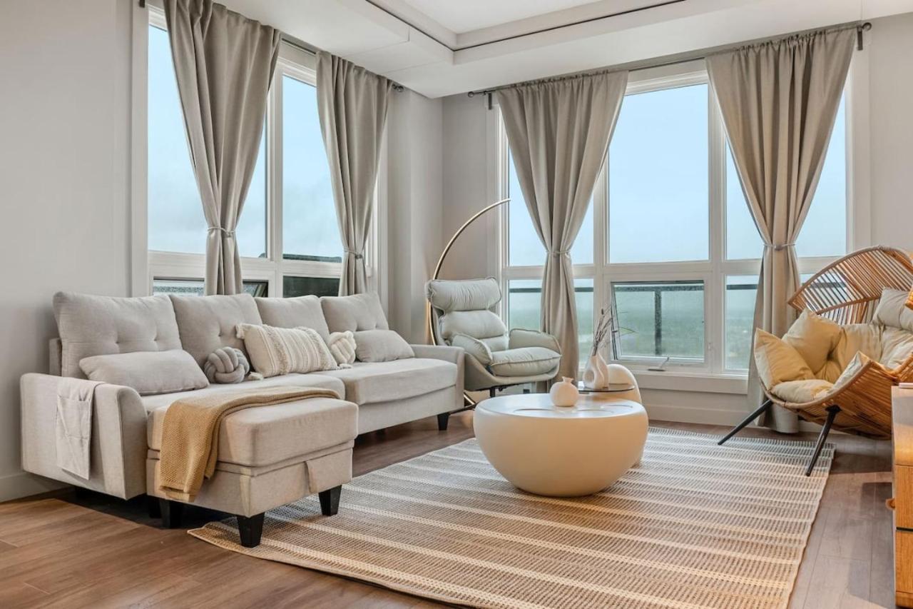 Upscale Penthouse Stay With Mountain & City Views, Free Parking, Bbq Grill, Office Space & More YYC Eksteriør billede