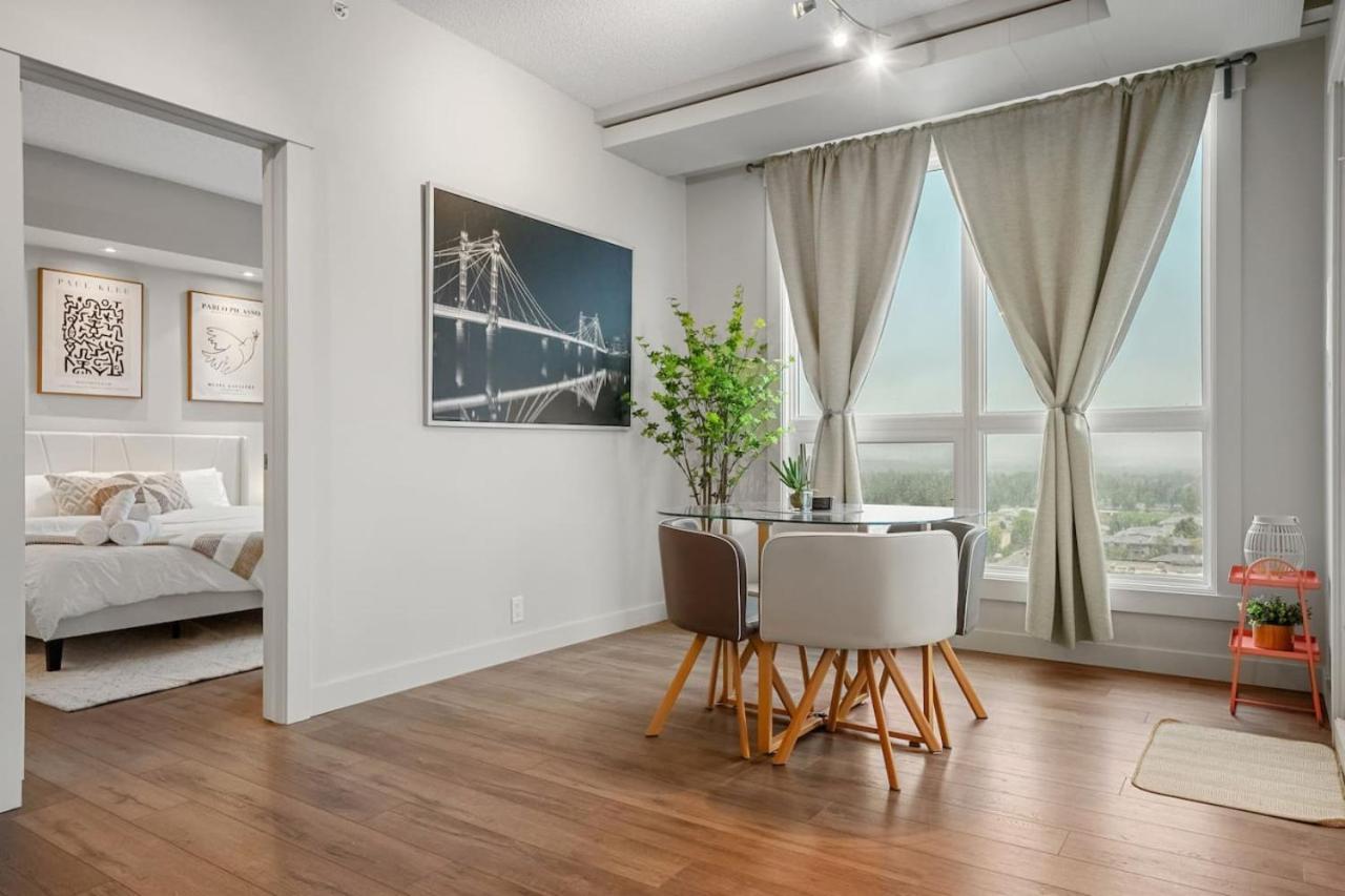 Upscale Penthouse Stay With Mountain & City Views, Free Parking, Bbq Grill, Office Space & More YYC Eksteriør billede