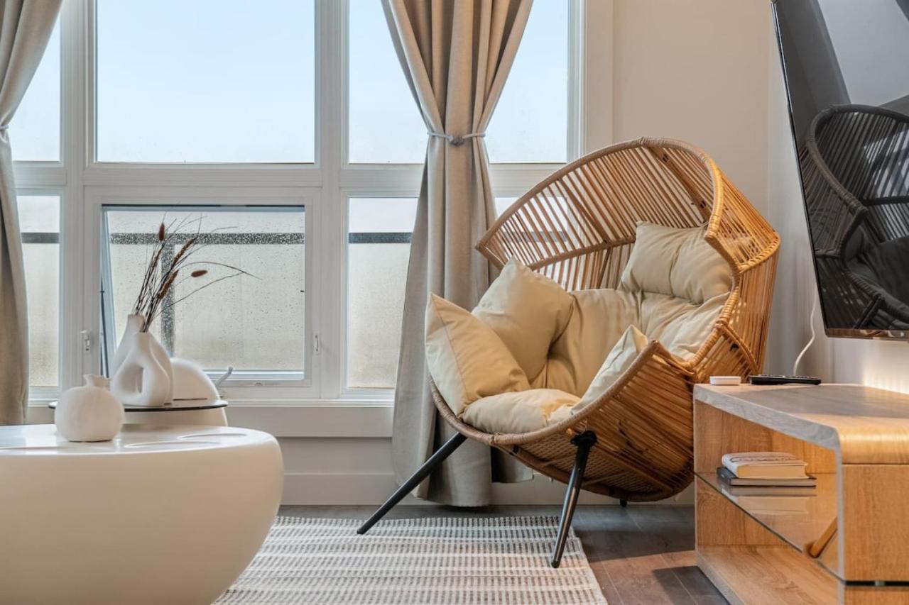 Upscale Penthouse Stay With Mountain & City Views, Free Parking, Bbq Grill, Office Space & More YYC Eksteriør billede