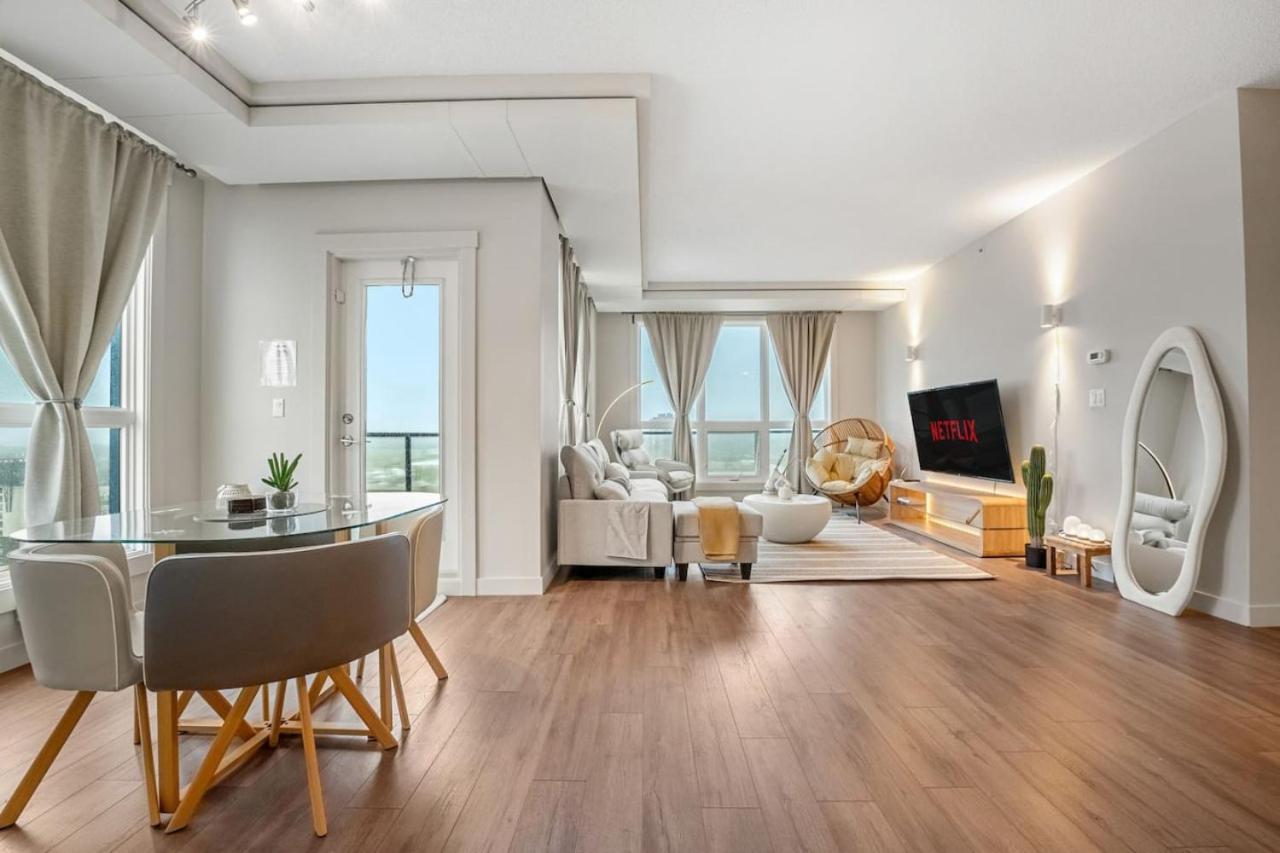 Upscale Penthouse Stay With Mountain & City Views, Free Parking, Bbq Grill, Office Space & More YYC Eksteriør billede