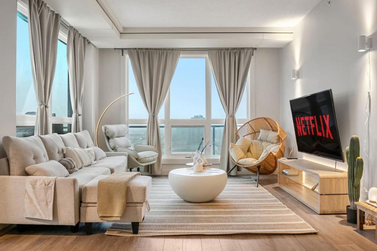 Upscale Penthouse Stay With Mountain & City Views, Free Parking, Bbq Grill, Office Space & More YYC Eksteriør billede